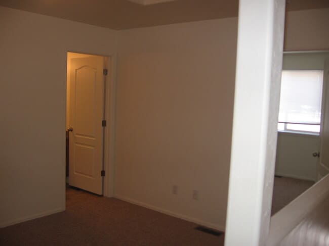 Foto del edificio - 652 1/2 Serenity Ln