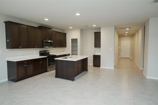 Building Photo - 8052 Massa Dr