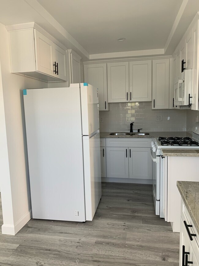 Foto del edificio - 4601 W 165th St