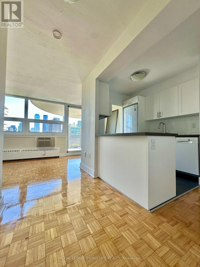 Photo du bâtiment - 485-485 Huron St