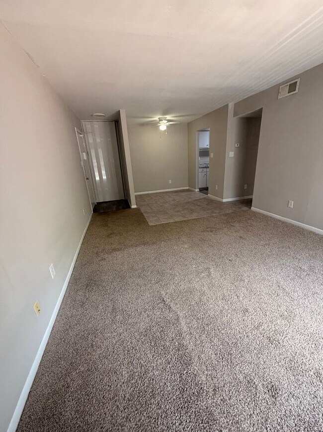 Building Photo - 241 Orchard Trace Ln