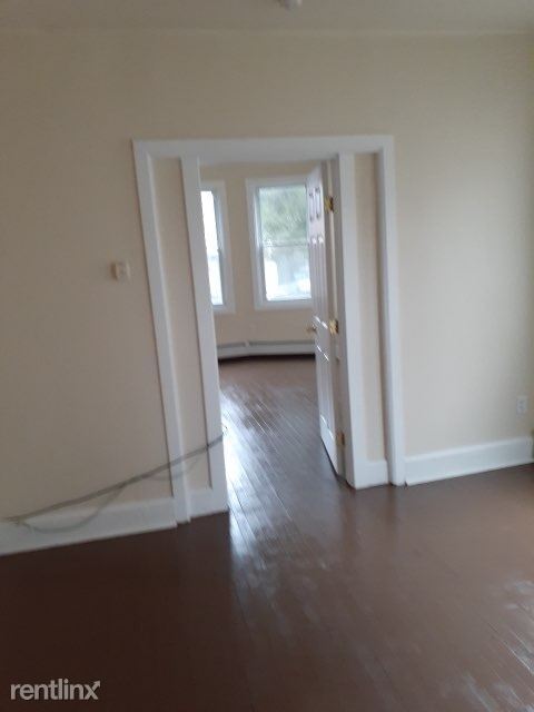 Building Photo - 3 br, 1 bath House - 1330 East Main Street