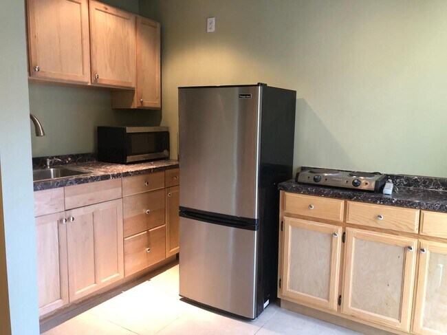 Foto del edificio - 200 S Palm Dr