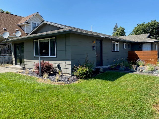 Foto principal - 1215 E Nora Ave