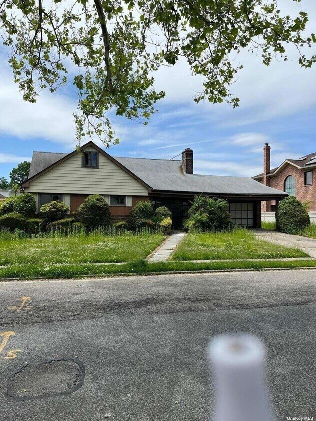 Primary Photo - 67-16-67179 179th St