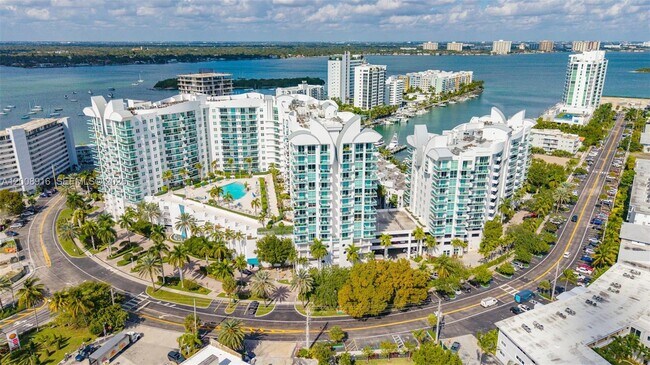 Building Photo - 7910 Harbor Island Dr