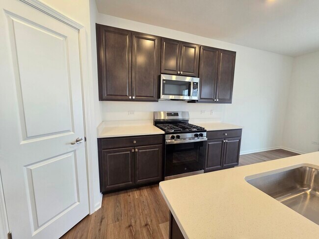 Building Photo - 458 Hathaway Ln