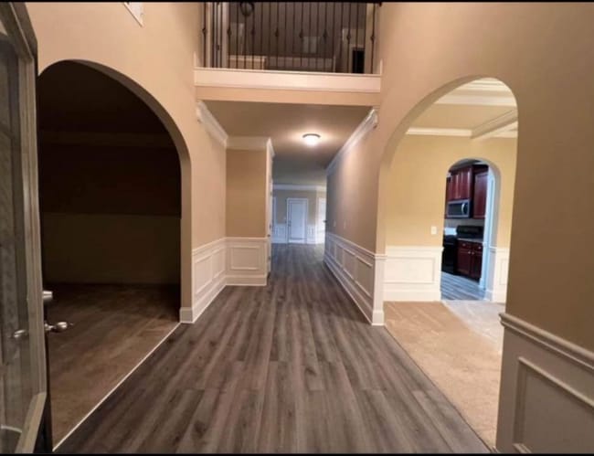 Building Photo - 656 Warwick Dr