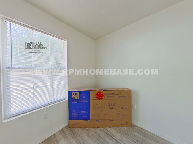 Building Photo - MOVE-IN BONUS: Free 58-inch TV with approv...