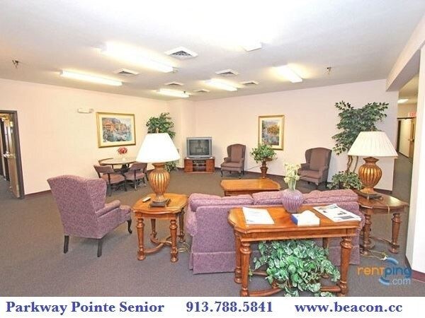 Foto del edificio - 7601 Parallel Pkwy