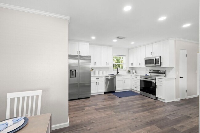 Building Photo - 50 Community Dr