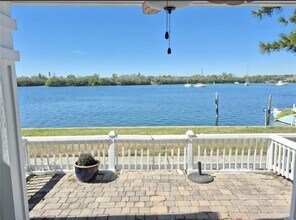 Building Photo - 3739 Pompano Dr SE