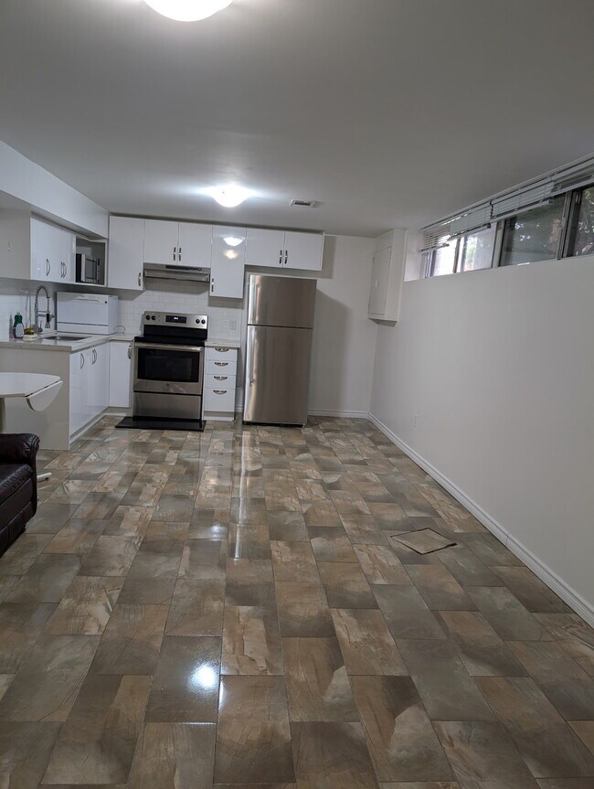 Photo du bâtiment - 175 Searle Av