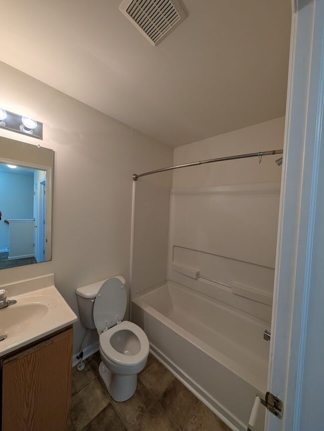 Building Photo - 322 Caribou Ln