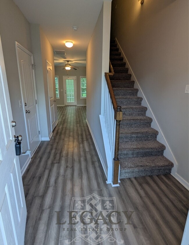 Building Photo - 740 Pippin Dr