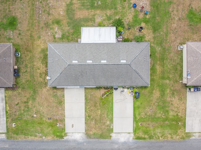 Building Photo - MOVE IN SPECIAL- Spacious 3/2 Duplex in St. Cloud Located Close to Lakefront