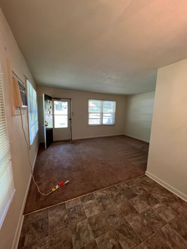Building Photo - 116 Oates Dr