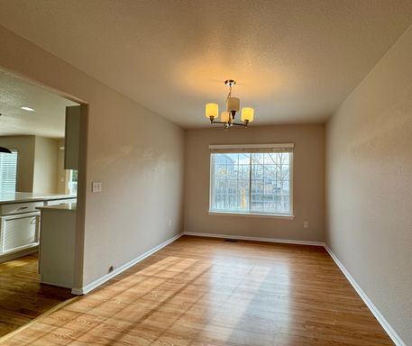 Foto del edificio - Beautiful & Updated 4 Bedroom / 3.5 Bath Home – Available Now!