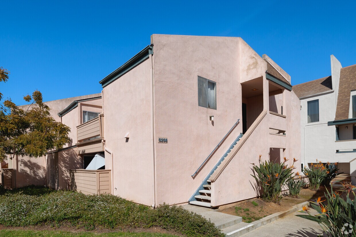 NEIGHBORHOOD - oda HGA-Designed 1640 14th St Connects Santa Monica Through