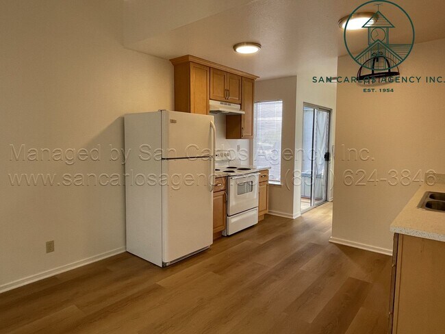 Foto del edificio - 615 Lottie St