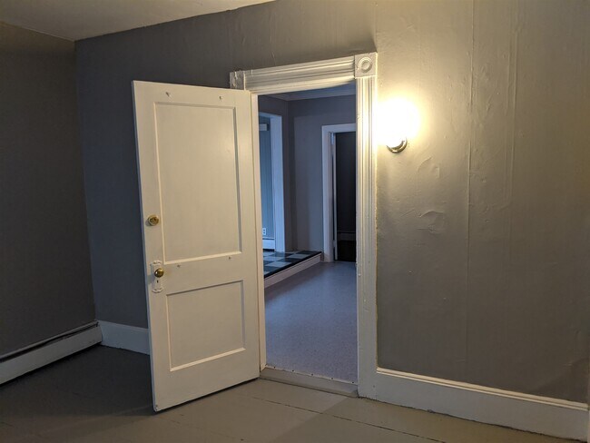 Building Photo - 205 Wilson St