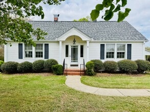 Building Photo - 616 Roxboro Rd