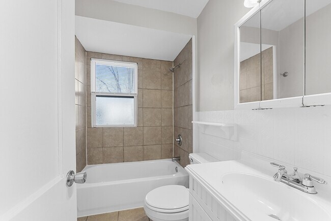 Building Photo - 12740 Venness St