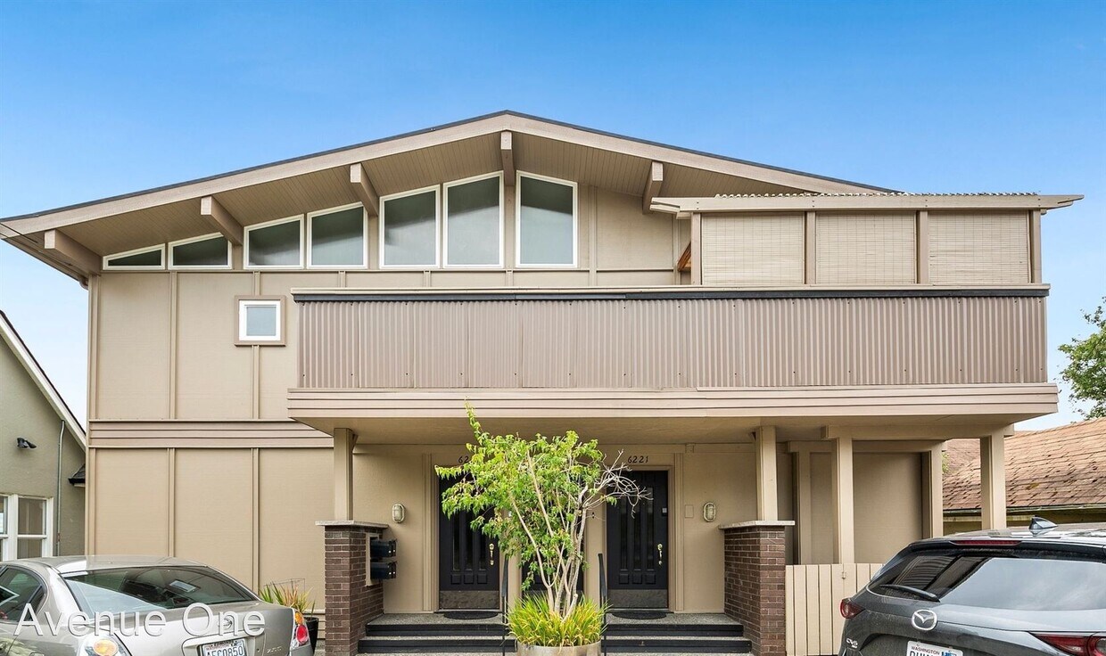 Foto principal - 2 br, 2 bath House - 6217 3rd Ave NW