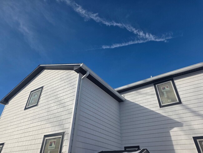 Foto del edificio - 595 Kingfisher Cir