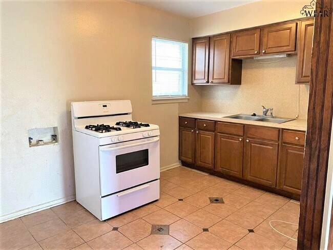 Building Photo - 1709 Las Vegas Trail