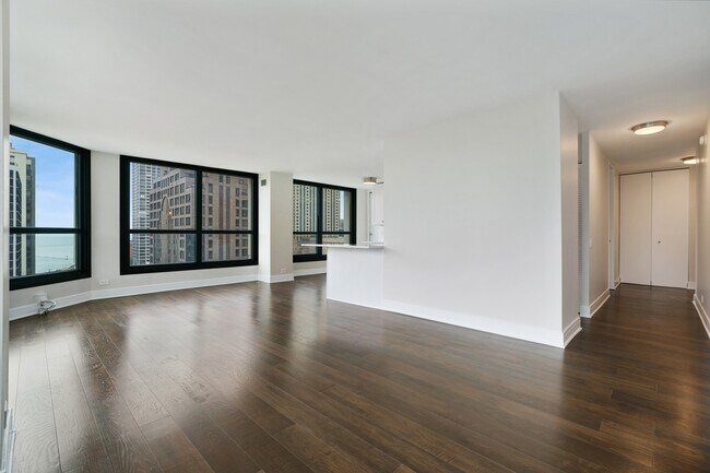 Foto del edificio - 1030 N State St