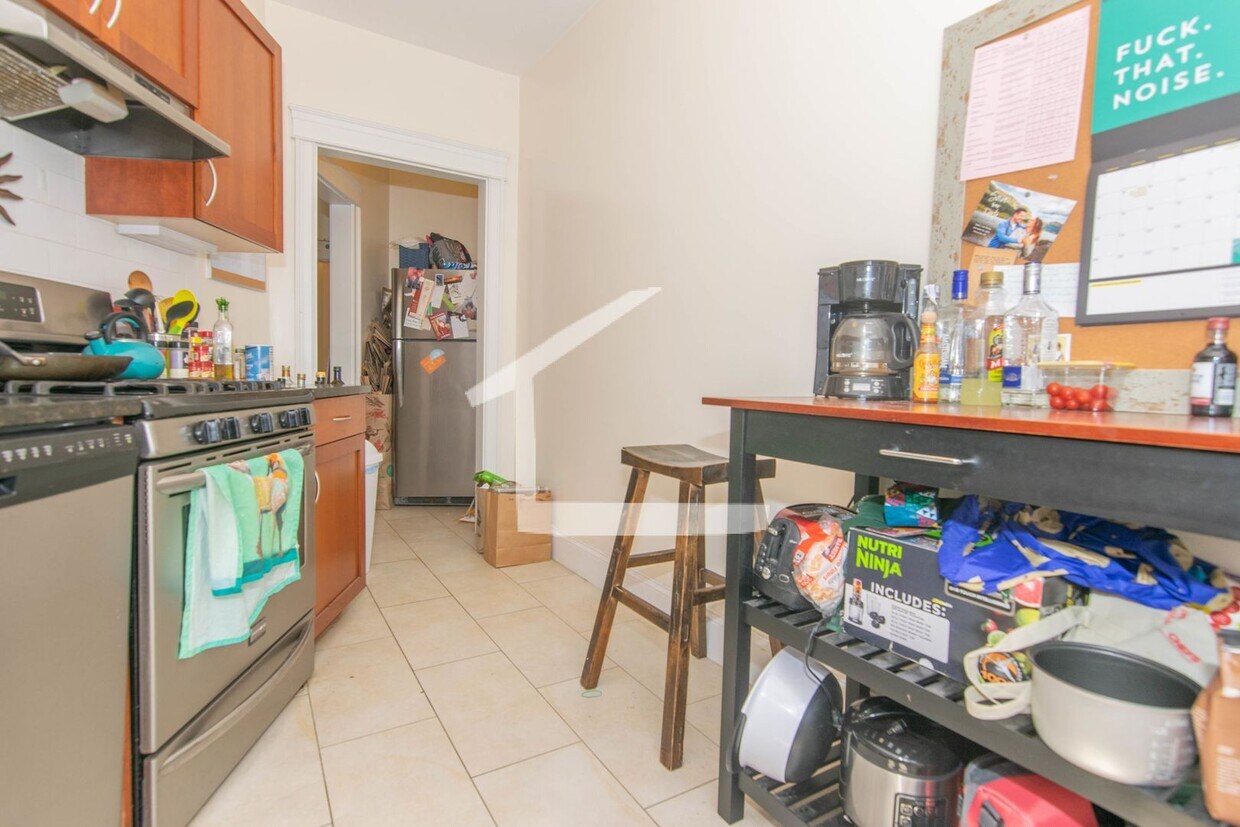Primary Photo - Beautifully updated 3 bed unit next to the...