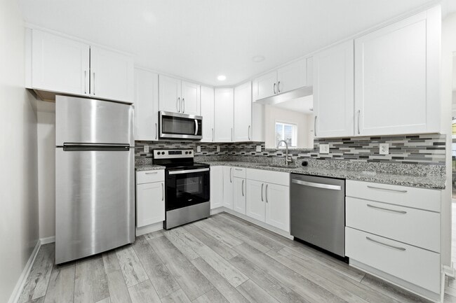 Building Photo - 22546 Ira Blvd