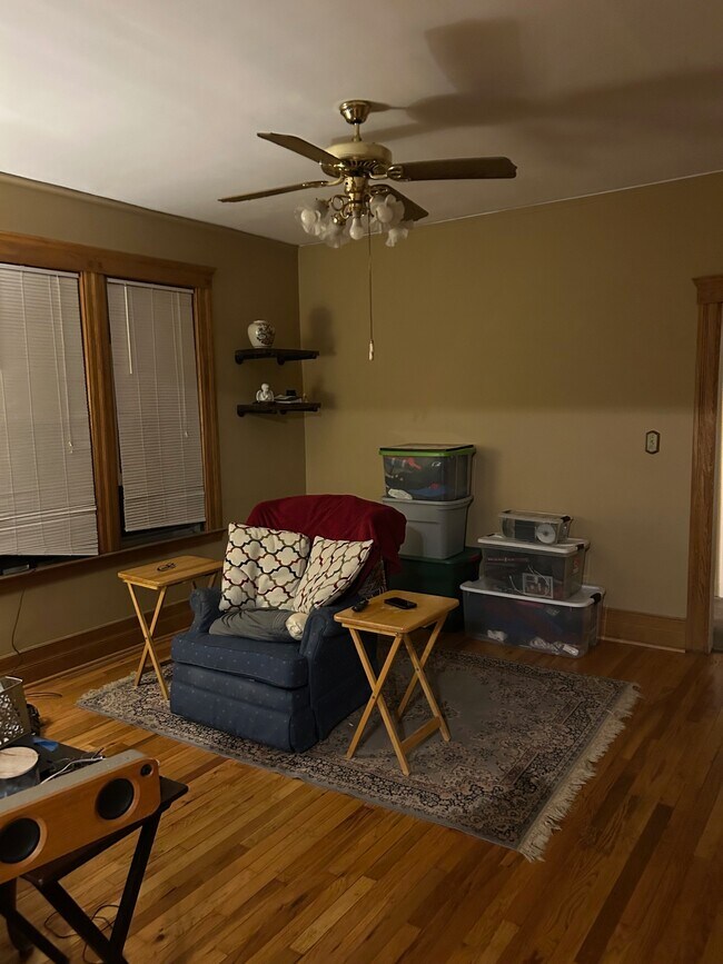 comedor formal o sala de televisión - 1075 Lakepointe St