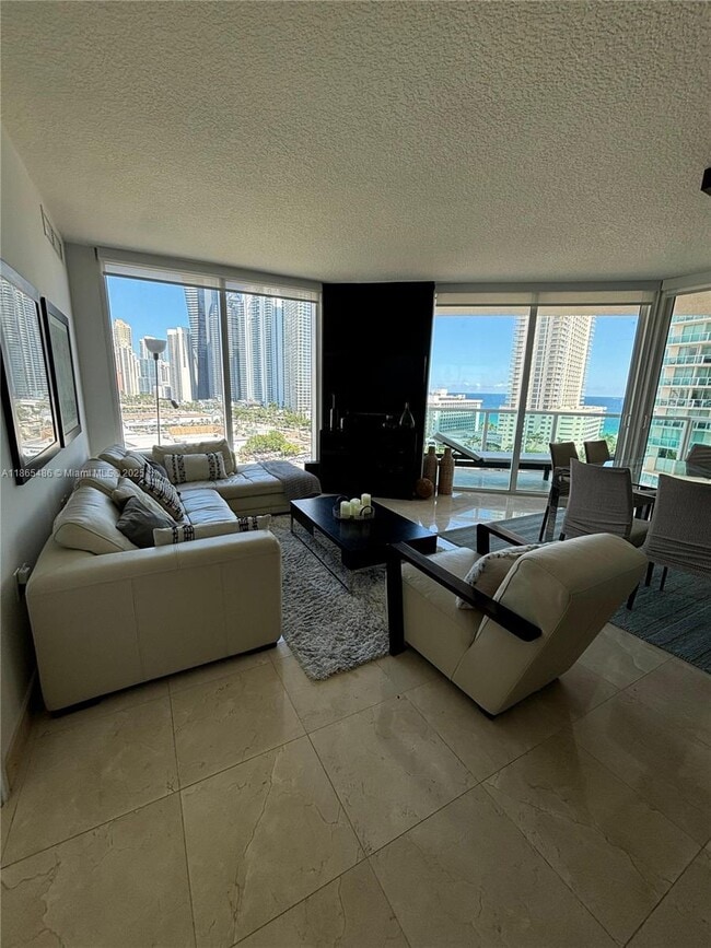 Building Photo - 200 Sunny Isles Blvd
