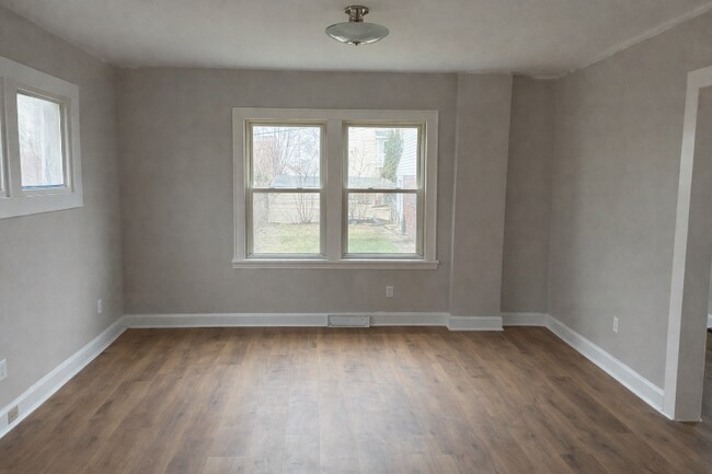 Foto del edificio - 4740 Burleigh Rd