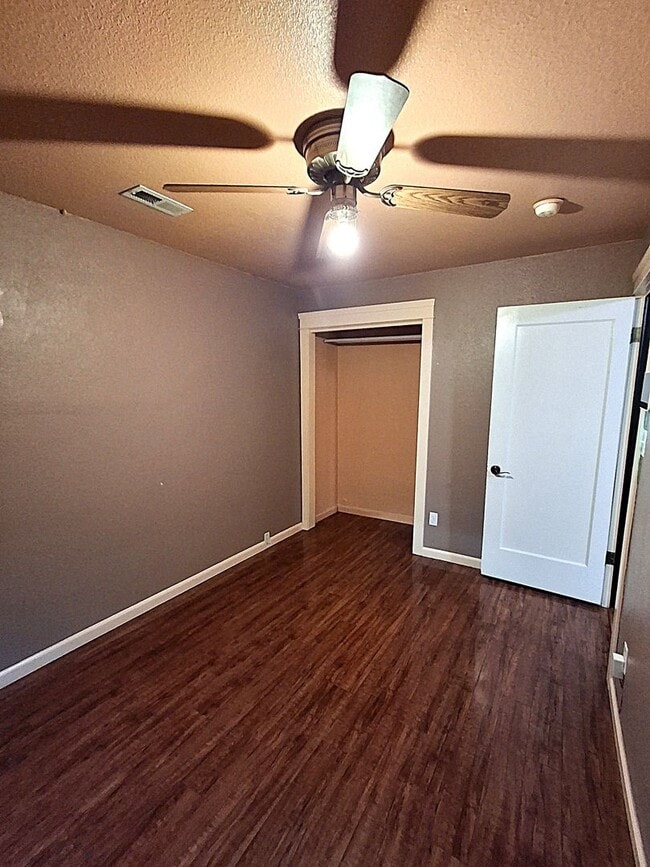 Foto del edificio - ALL PROSPECTIVE TENANTS MUST SUBMIT A $58 NON-REFUNDABLE APPLICATION FEE PER APPLICANT ONLINE AND...