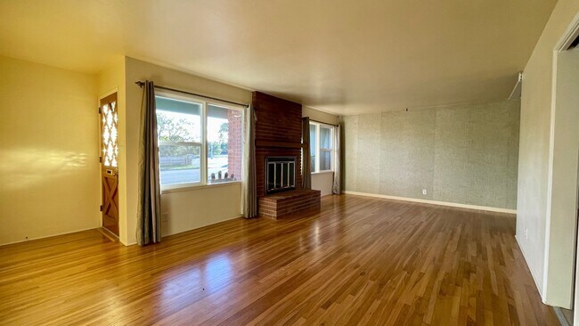 Foto del edificio - Classic San Luis 3 Bedroom 2 Bath House in Ferrini Heights