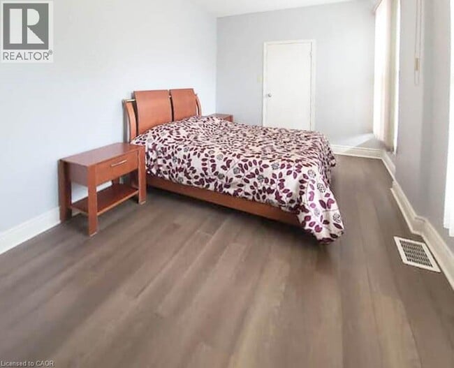 Photo du bâtiment - 83 Walnut St S