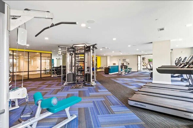 Building Photo - 7204 Town Center Blvd Blvd