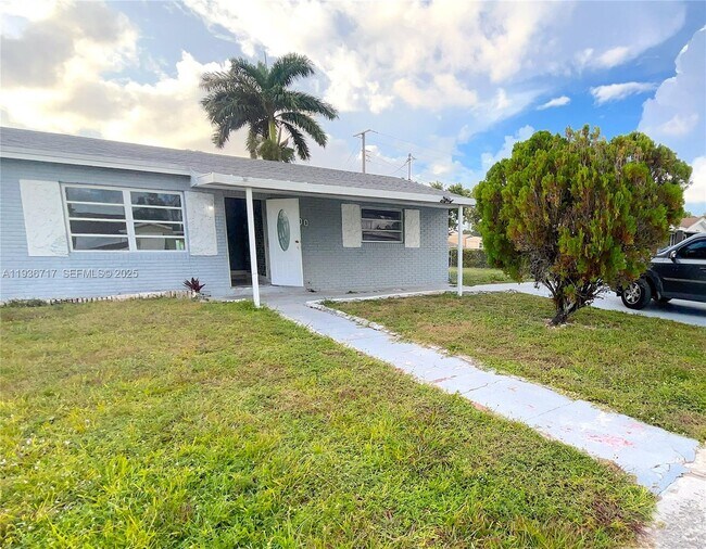 Foto del edificio - 20500 NW 28th Ave