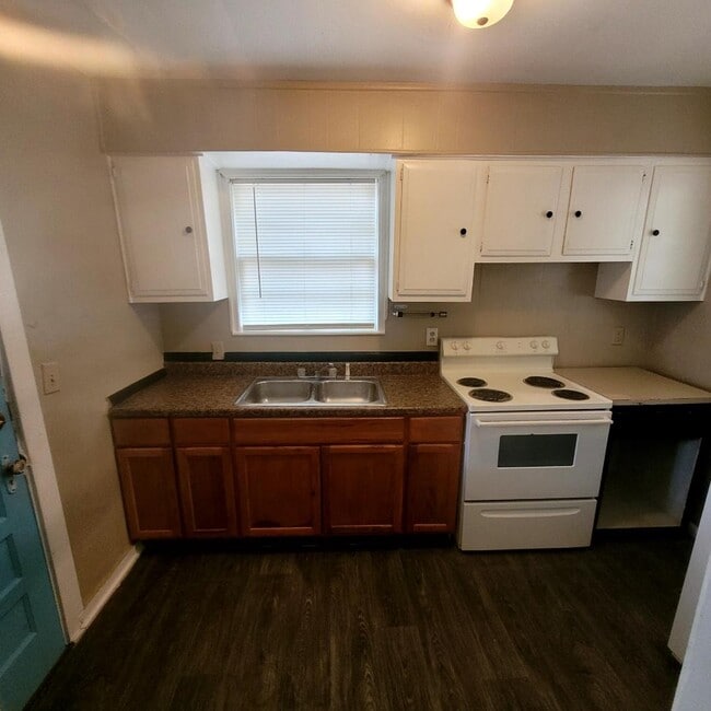 Foto del edificio - 8316 Buttercup St