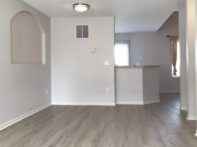 Foto del edificio - Beautiful end condo in great Powell location!!