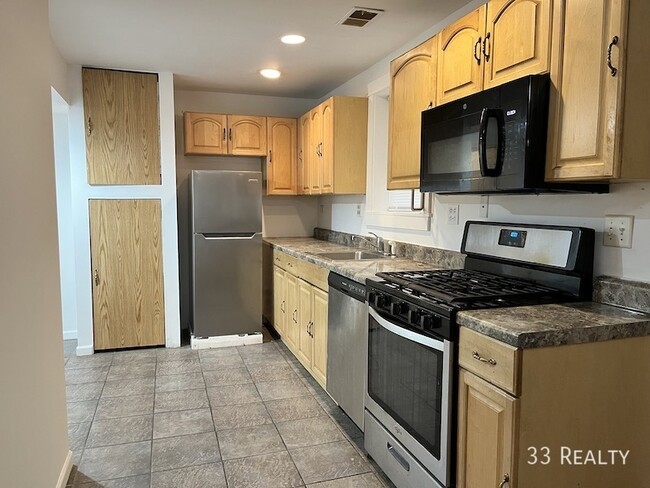 Building Photo - 2847 N Rockwell-G