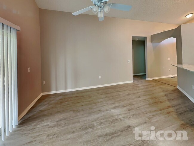 Building Photo - 2465 Hybrid Dr