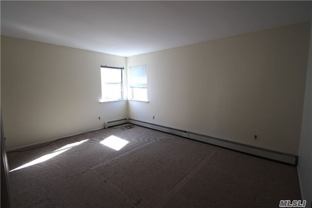 Building Photo - 313 Oak Neck Rd