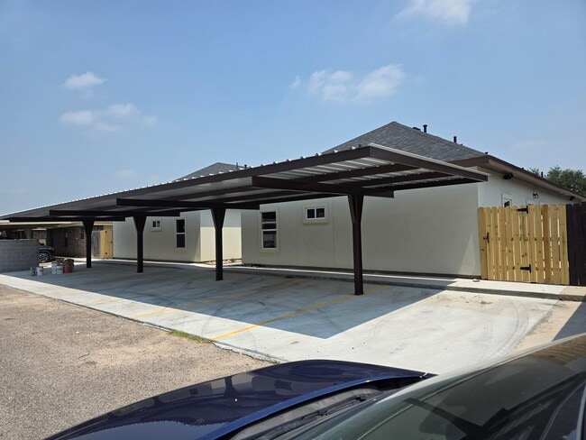 Building Photo - 414 Lotto Ln