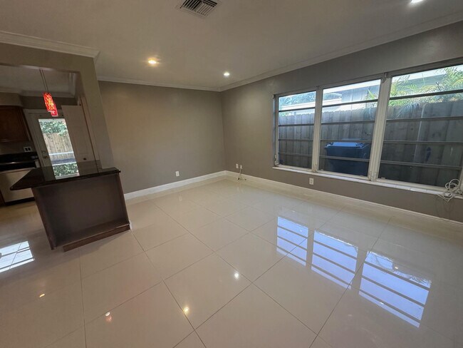 Foto del edificio - 40 NE 48th St