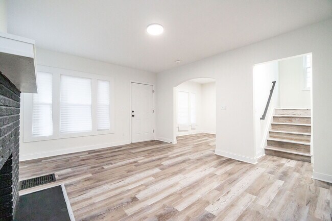 Foto del edificio - 210 Brehl Ave