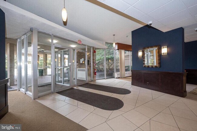 Foto del edificio - 1030 E Lancaster Ave